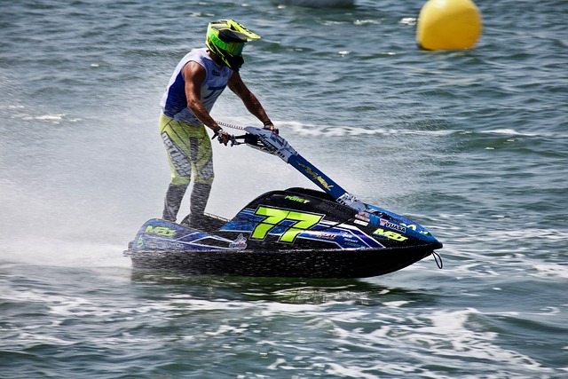 西媒：阿联酋企业慷慨赠送，巴萨球员喜获黄金iPhone