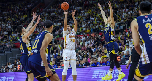 卡莱尔：保罗是锁定首轮提名名人堂的球员，被裁很快会被遗忘