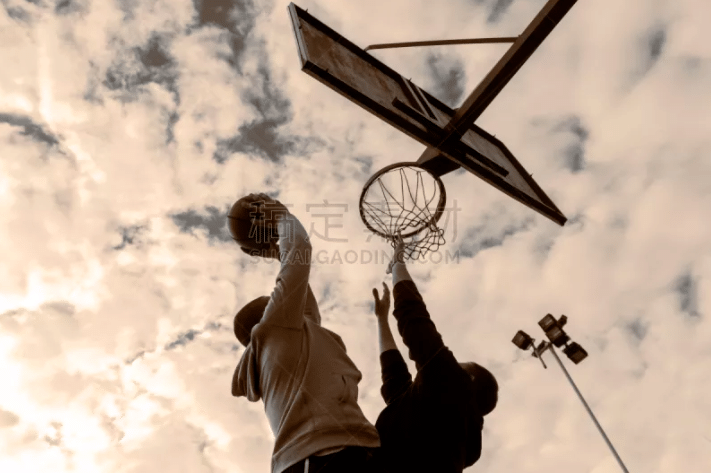 阿尔巴：退役令我难过但没犹豫，职业生涯的成就远超我的预期