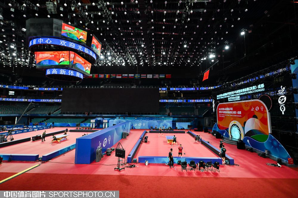 足球比赛中如何保持体能？