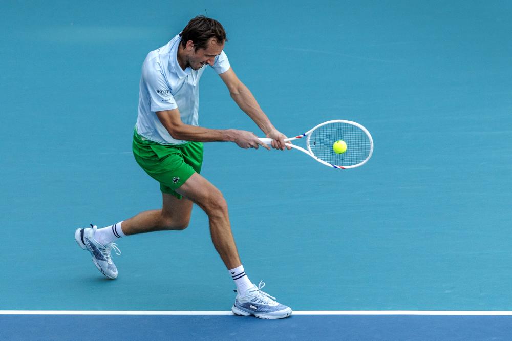 雷迪克：斯玛特防守端的拼劲和投入度做到了极致